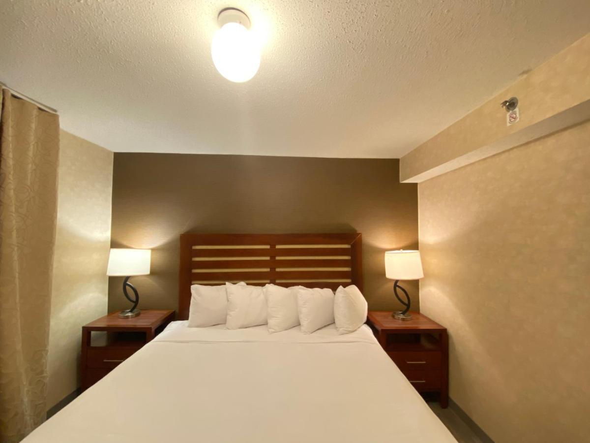 Отель Wyndham Garden Grand Rapids Airport Каскейд Экстерьер фото