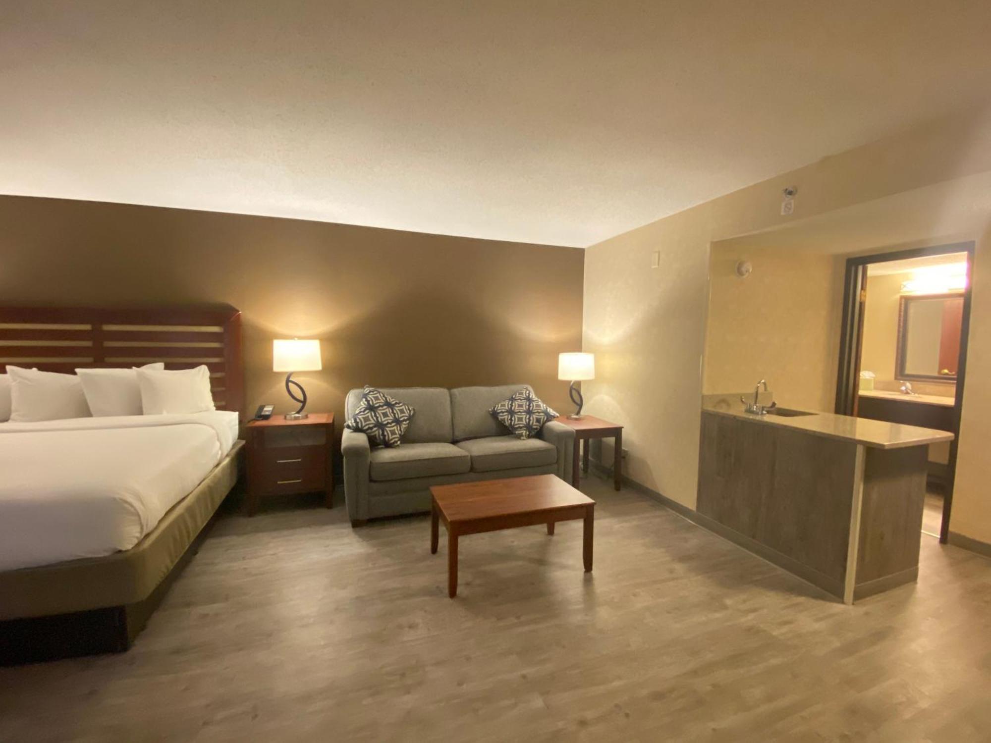 Отель Wyndham Garden Grand Rapids Airport Каскейд Экстерьер фото
