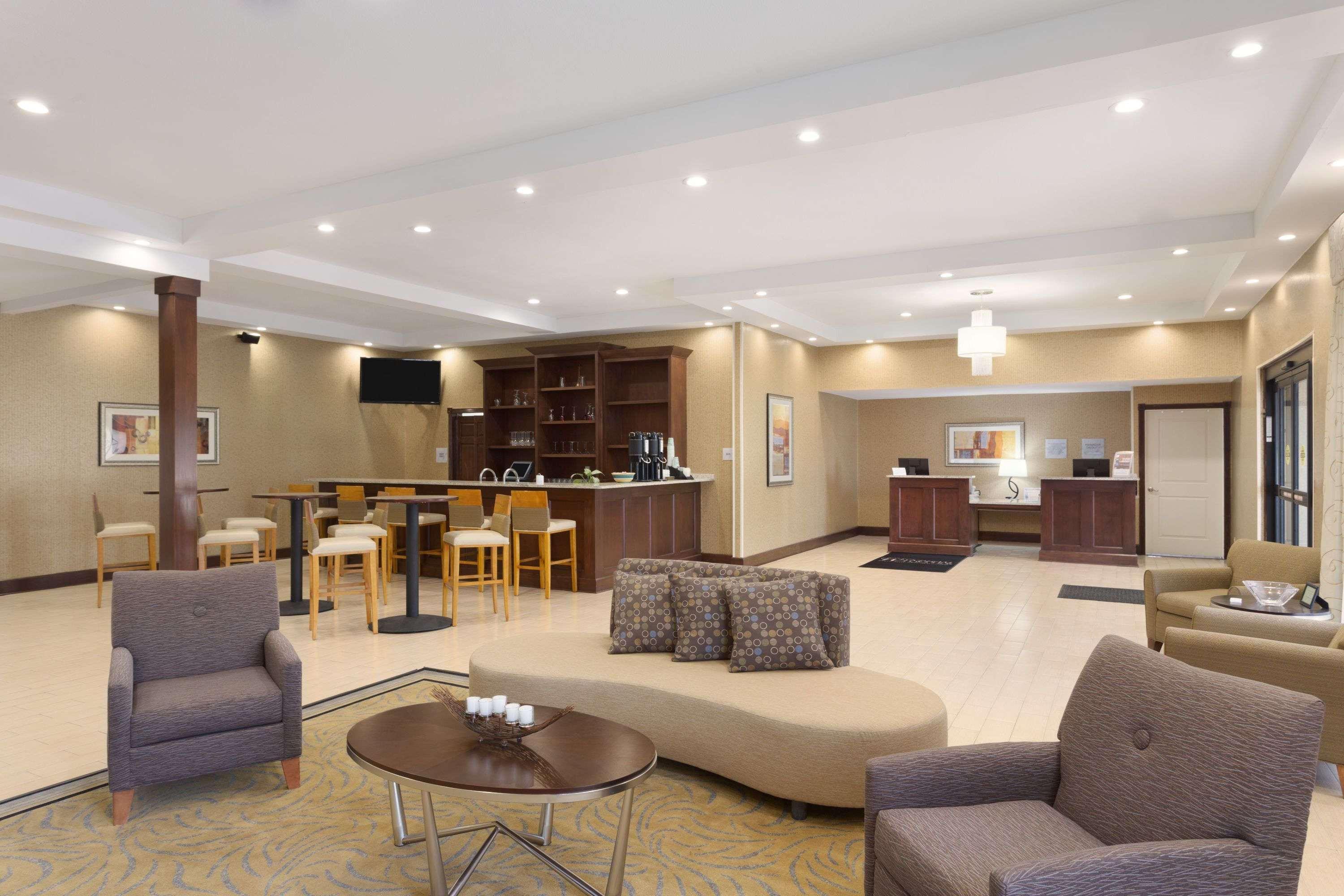 Отель Wyndham Garden Grand Rapids Airport Каскейд Экстерьер фото
