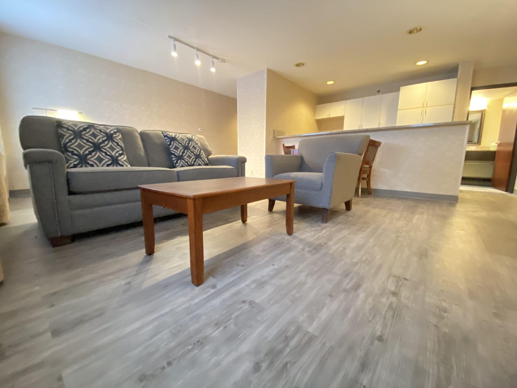 Отель Wyndham Garden Grand Rapids Airport Каскейд Экстерьер фото