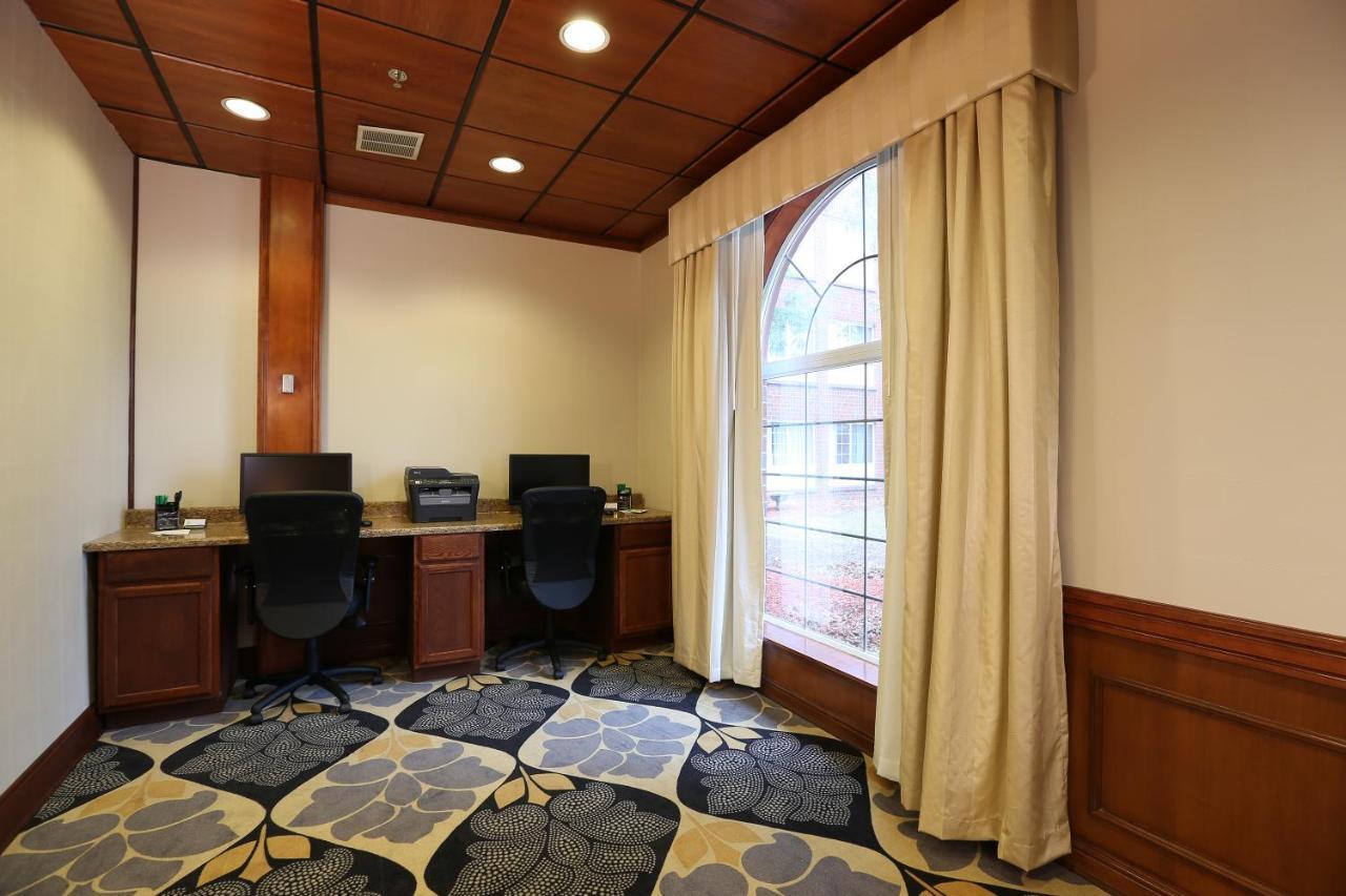 Отель Wyndham Garden Grand Rapids Airport Каскейд Экстерьер фото