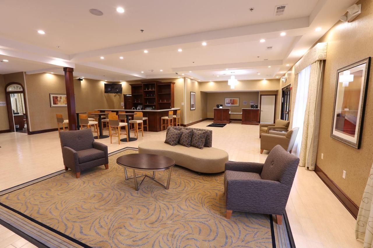Отель Wyndham Garden Grand Rapids Airport Каскейд Экстерьер фото